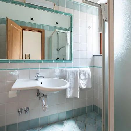 Hotell La Capannina - &