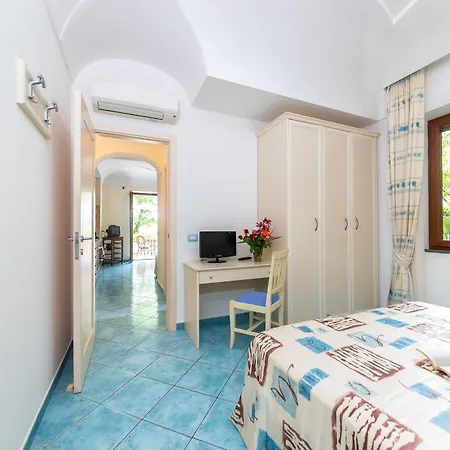 La Capannina - & Ischia